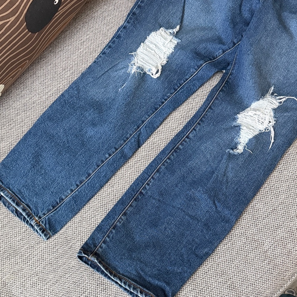 Dark Blue Universal Thread Distressed Women's Jeans 18/34R - Picture 4 of 8